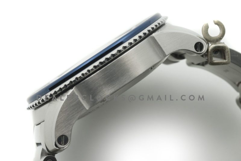 Calibre de Cartier Diver Blue Dial in Steel Bracelet