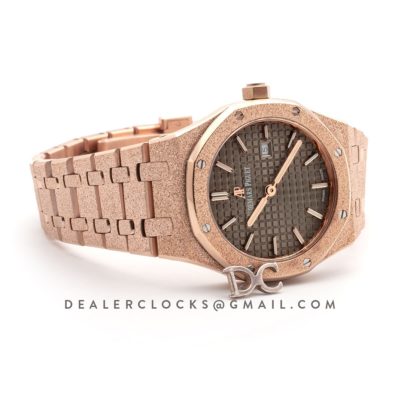 Lady Royal Oak 67650OR Brown Dial in Frosted Rose Gold