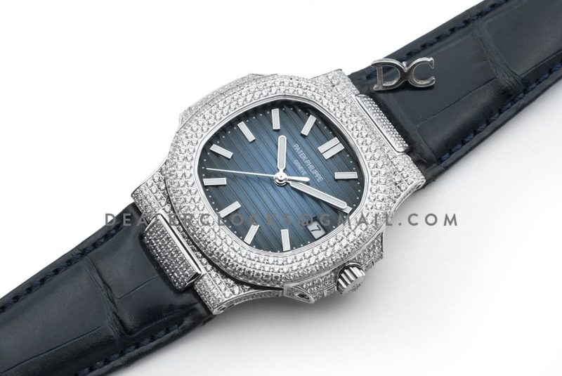 Nautilus Jumbo 5711 Blue Dial in Steel with Paved Diamonds on Strap