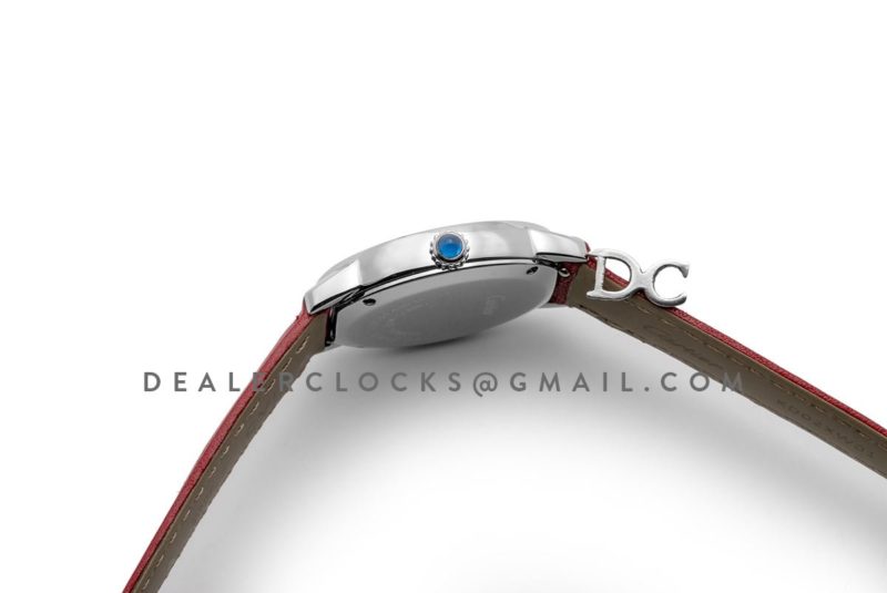 Ronde Solo de Cartier 29mm White Dial in Steel on Red Leather Strap